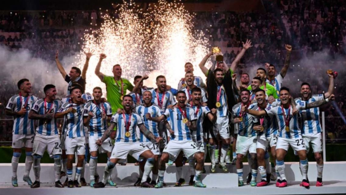 Así encontraron a una estrella de la Scaloneta, siéndole infiel a su mujer: ella vio todo