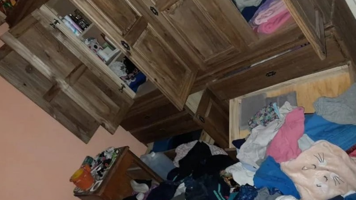 Jujeño destrozó la casa de su ex: sus hijitas entraron en una crisis de pánico