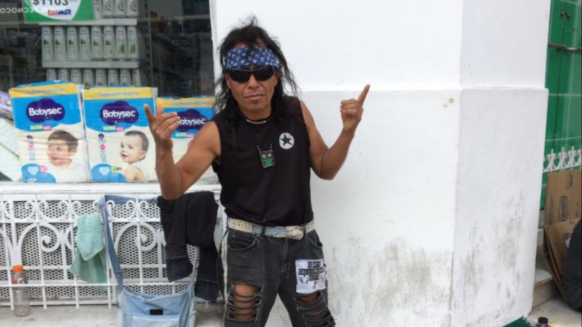 Resiliente: a Camilo le robaron todos sus ahorros y hoy mismo sale a la peatonal