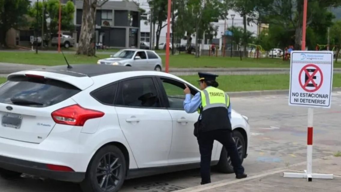 Concejales debatir�n cambios en el control del estacionamiento medido en la capital juje�a
