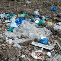 Vecinos de Santa Bárbara exigen soluciones ante un microbasural que no deja de crecer