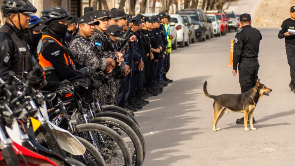 El barrio Tupac Amaru se llen� de polic�as �Qu� pas�? 