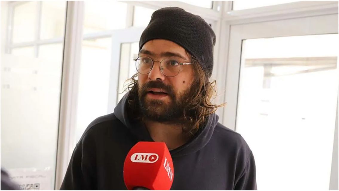 Peter Lanzani pasó por un peluquero para una obra de teatro y quedó irreconocible