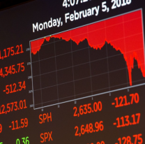 Lunes negro, sube el dólar y caen hasta 20% las acciones argentinas en Nueva York