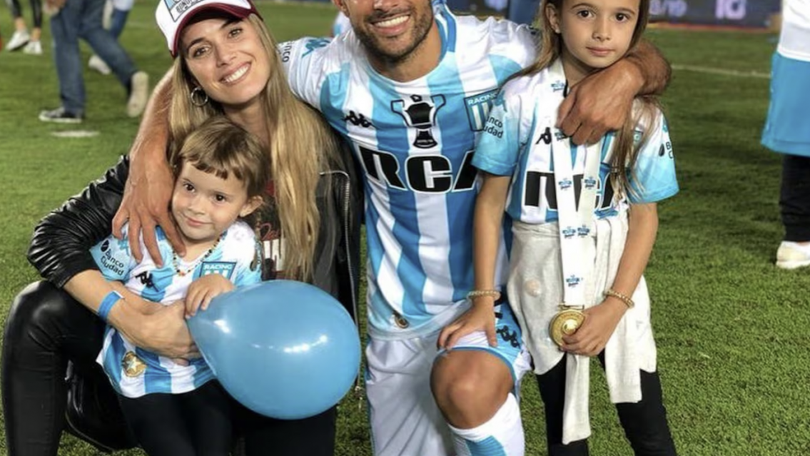 Ex jugador de Racing y de Boca fue echado de su casa "por infiel"