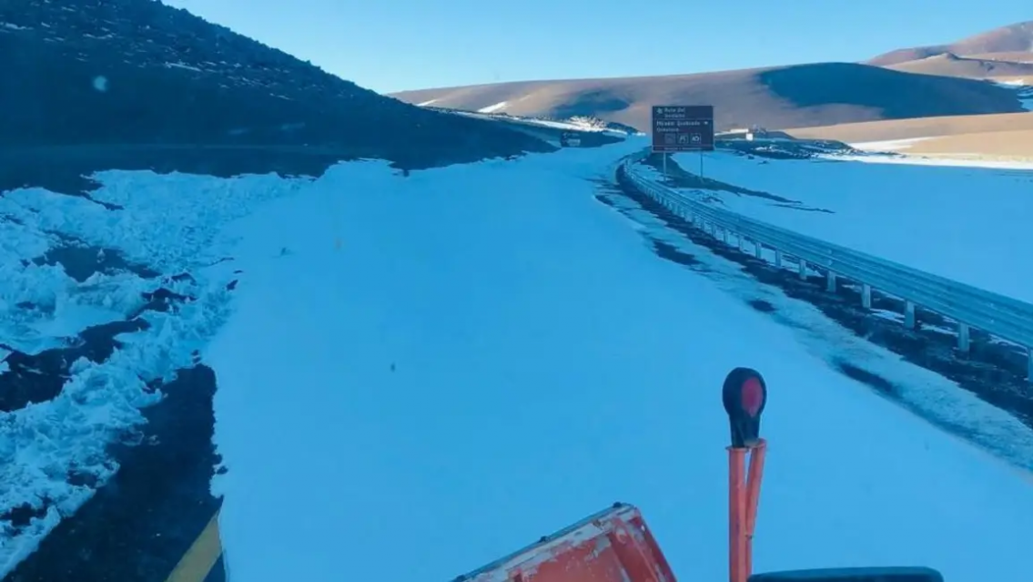 Sigue cerrado el Paso de Jama: hasta ayer hab�a 150 transportistas varados