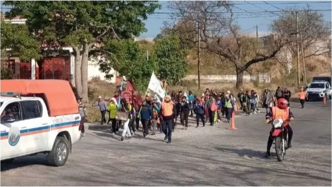 Camino al Milagro: fieles jujeños partieron hacia Salta y piden precaución