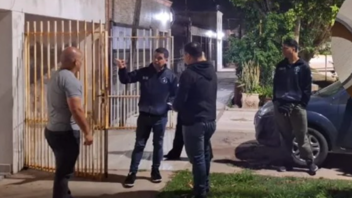 Le sali� caro: norte�o agredi� a su ex y su propio hijo se transform� para defenderla
