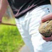 Hasta con piedras te roban en este barrio de San Salvador