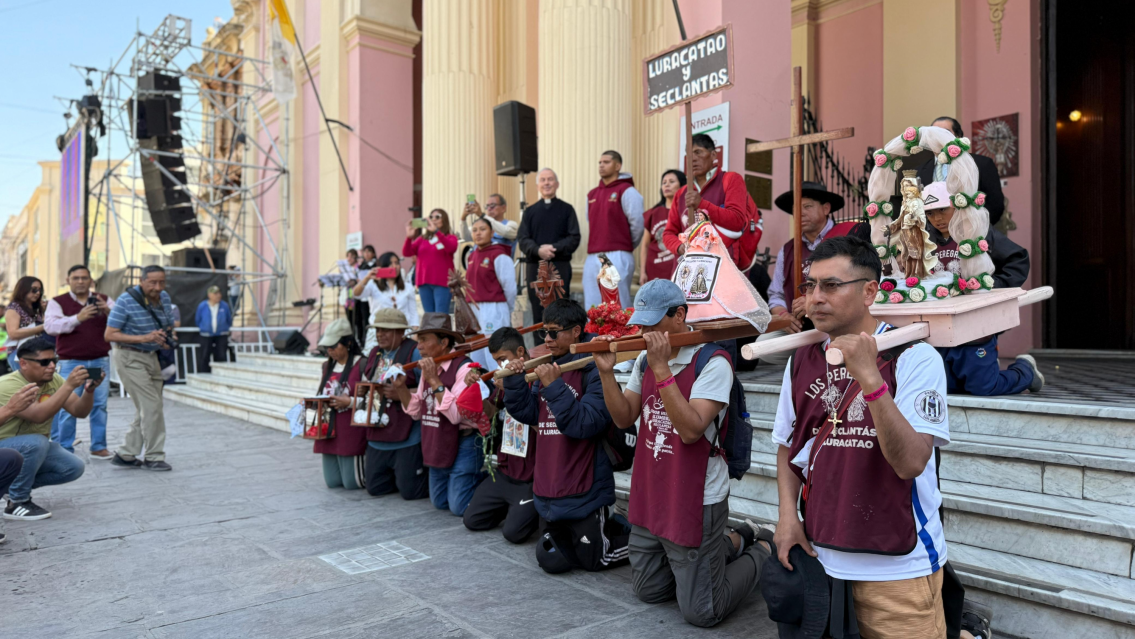 La foto viral del peregrino m�s chiquito que lleg� a la fiesta del Milagro en Salta