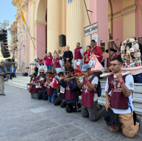 La foto viral del peregrino más chiquito que llegó a la fiesta del Milagro en Salta