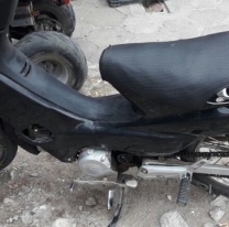 Comisario jujeño llegó a trabajar machadísimo: encima andaba en una moto secuestrada