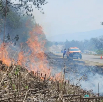 Alerta por un feroz incendio en la Ruta 66 cerca de Alto Comedero 