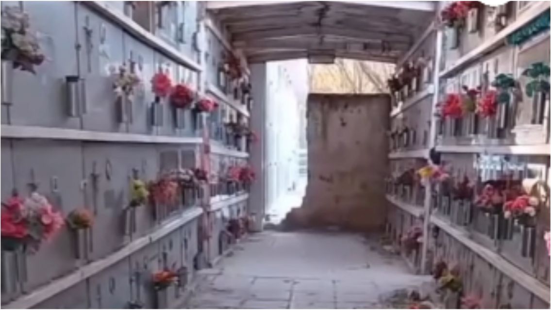 Fue al cementerio y grab� algo espeluznante: qued� congelada del miedo [VIDEO]