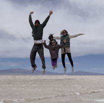 ¡Es ella, es ella! Dijeron cuando la vieron en Las Salinas con su hija y su pareja
