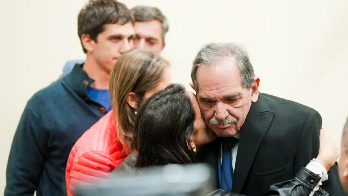 La reacción de la familia de Alperovich al saber que será papá a los 70 años con Marianela Mirra