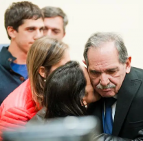 La reacci&oacute;n de la familia de Alperovich al saber que ser&aacute; pap&aacute; a los 70 a&ntilde;os con Marianela Mirra