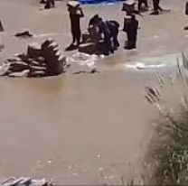 "Parece la India": Denuncian grave contaminación en el río que separa Jujuy de Bolivia