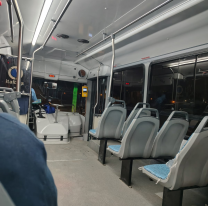 "¡Que cedan el asiento!": la indignación de un jubilado por los jóvenes en el cole