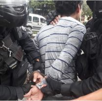 Cayó una pareja jujeña tras robar dentro de un auto en pleno centro