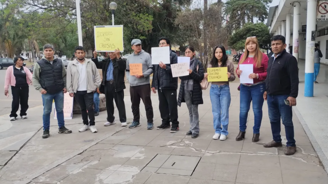 Municipales despedidos en Palpalá responsabilizan al intendente Eduardo Rivarola