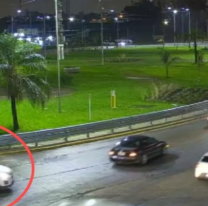 Difunden video de las chicas desaparecidas: subieron a una camioneta que apareció incendiada