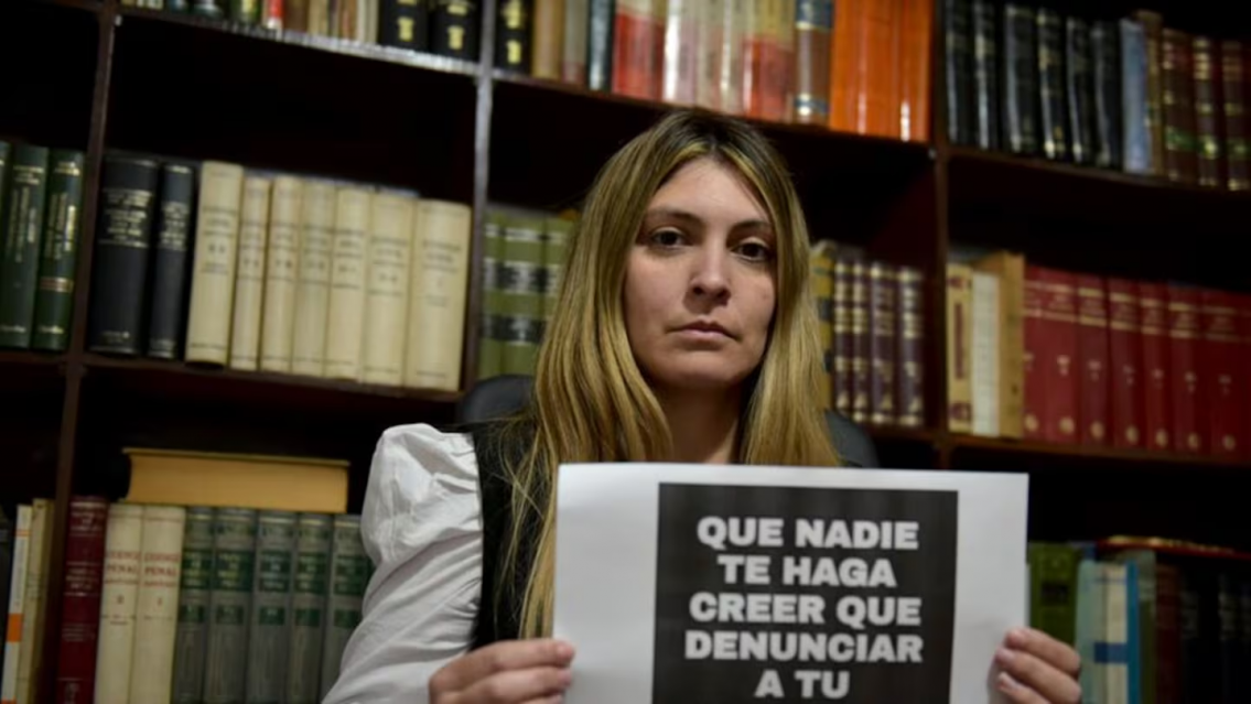 Agredi� sexualmente a tres integrantes de su familia pero la Justicia le dio un premio