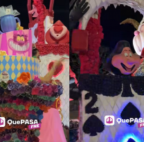"Un sueño": deslumbró en el desfile la carroza de Alicia en el país de las Maravillas