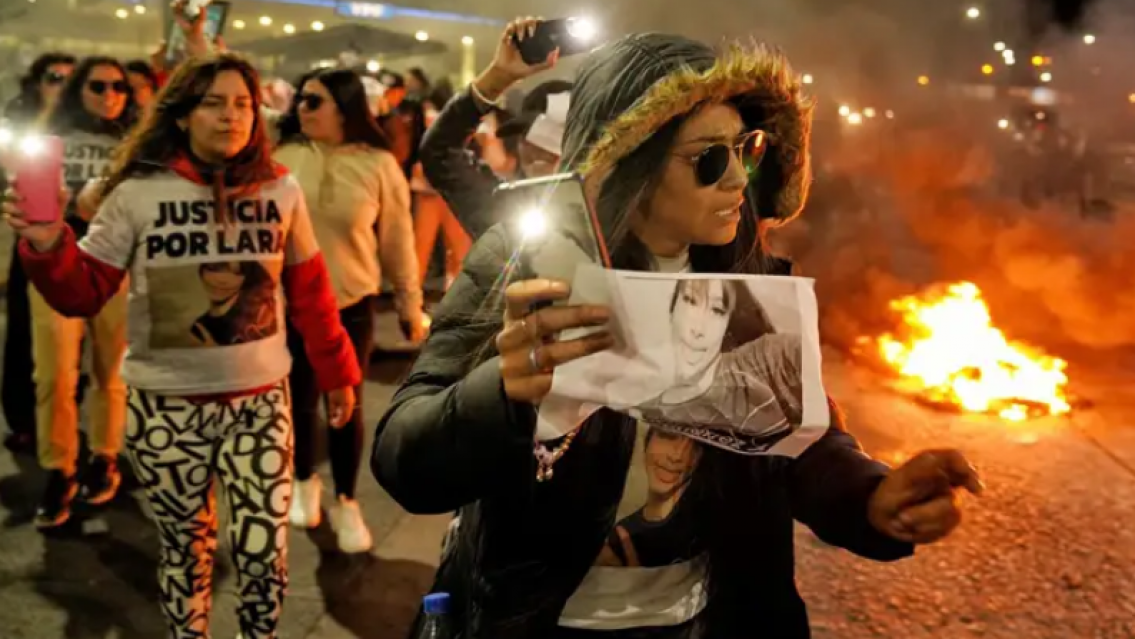 El anzuelo irresistible para las tres chicas: 300 dólares