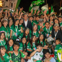 Carlos Sadir encabezó la premiación en la 74° Fiesta Nacional de los Estudiantes