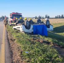 Perdió el control de su camioneta, se le dio vuelta completa y falleció