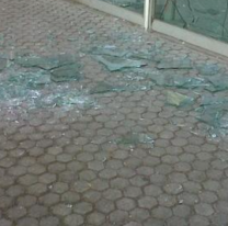 Jujeño empezó a comer vidrio para que no se lo lleve la policía