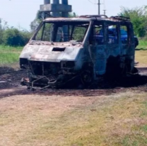 Tráfic abandonada en zona rural contenía restos humanos: la incendiaron
