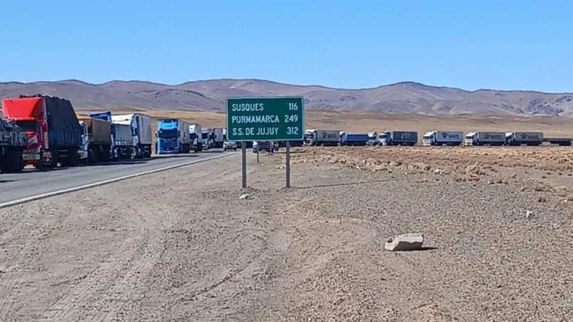 Paso de Jama cerrado por fallas de sistema y complicaciones en otros cruces