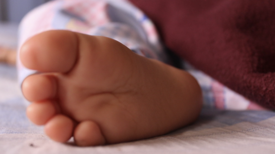 �Anticristo? Escalofriante hallazgo de un beb� con una estaca clavada en el pecho