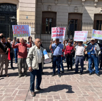 Ex empleados del Banco Provincia reclaman hace 27 años el pago de la propiedad participada