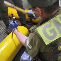 Cayeron dos norteños con más de 80 kilos de droga escondidos en su camioneta