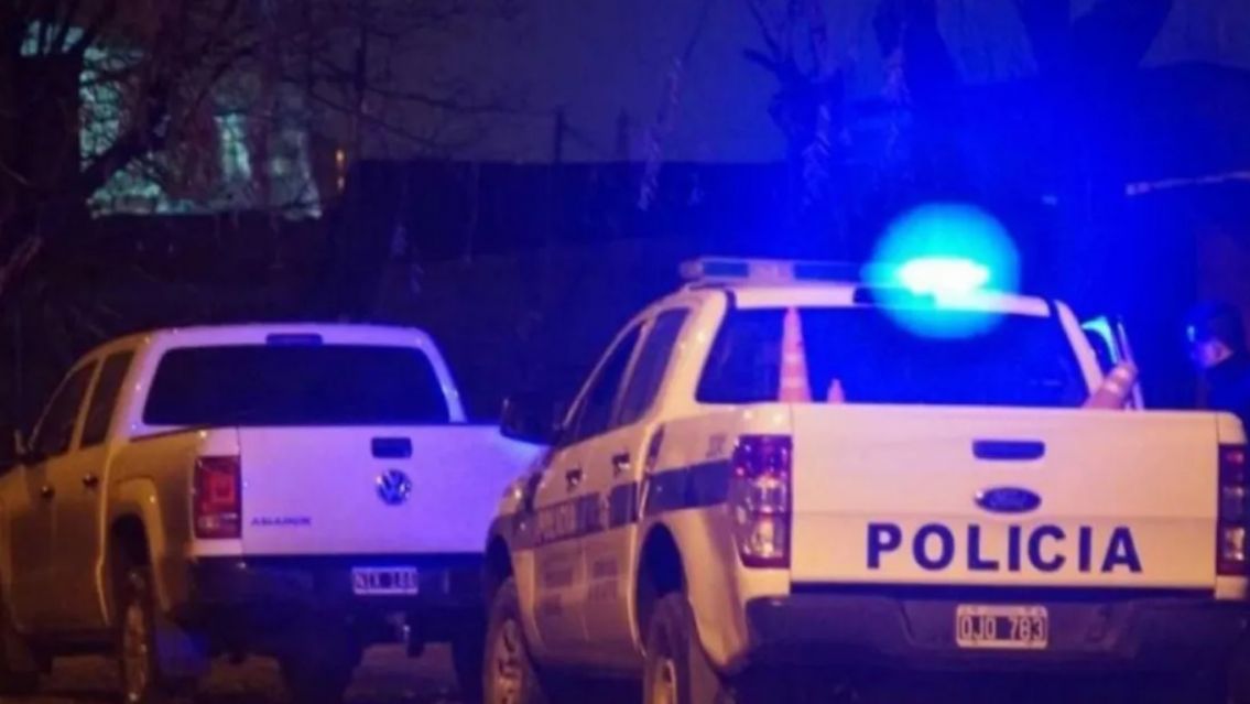 Hallaron a 3 norteñitos solos en una camioneta: sus padres estaban en una fiesta