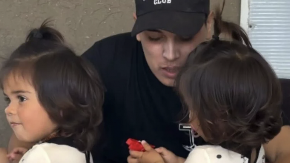 Thiago Medina: notorio cambio f�sico, dificultad para caminar pero en pie