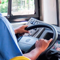 Terror en un colectivo jujeño: el chofer escapó a los gritos tras ver a la muerte de cerca