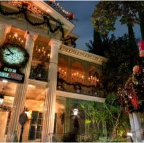 Tragedia en Disney: una mujer murió tras descompensarse dentro de la Mansión Embrujada