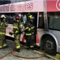 Hinchas de Deportivo Madryn prendieron fuego el bondi que los iba a llevar a la final