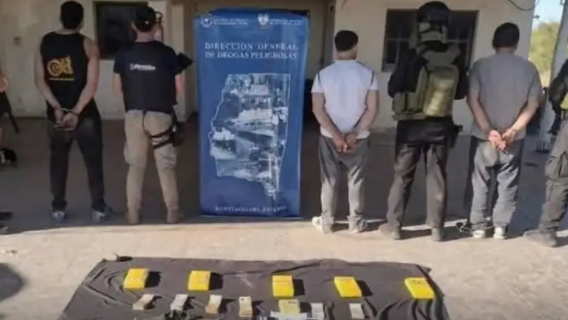Cay� un comandante de Gendarmer�a con casi seis kilos de coca�na en Santiago del Estero