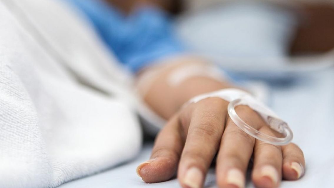 Fue a cobrar una deuda y terminó atacado y en el hospital herido