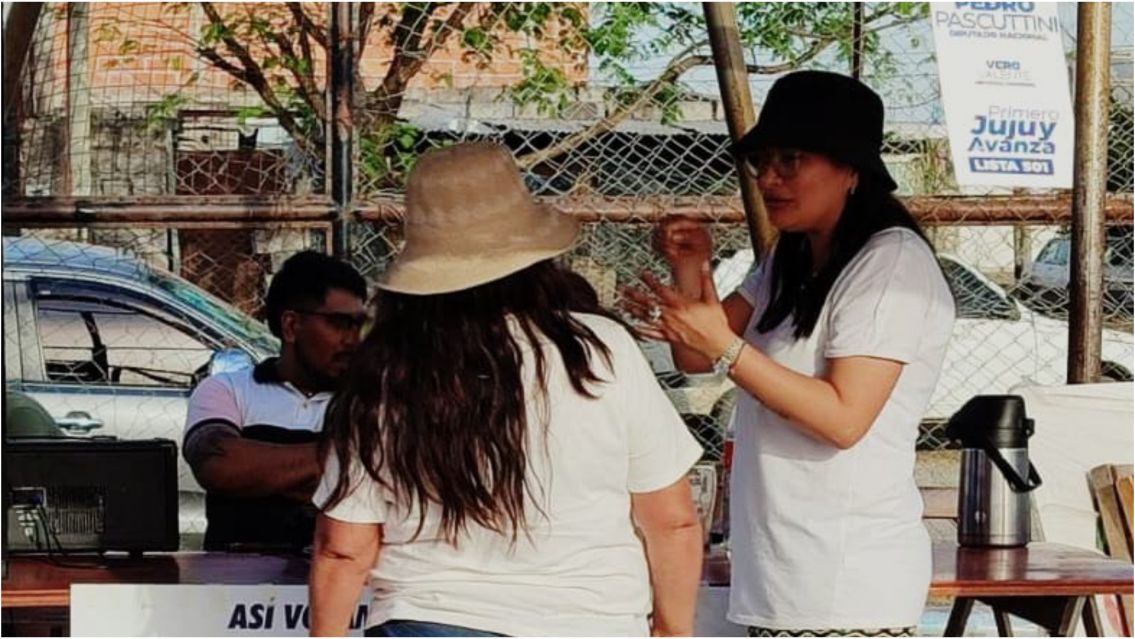 La feria de emprendedoras de Alto Comedero recibió al Frente Primero Jujuy Avanza