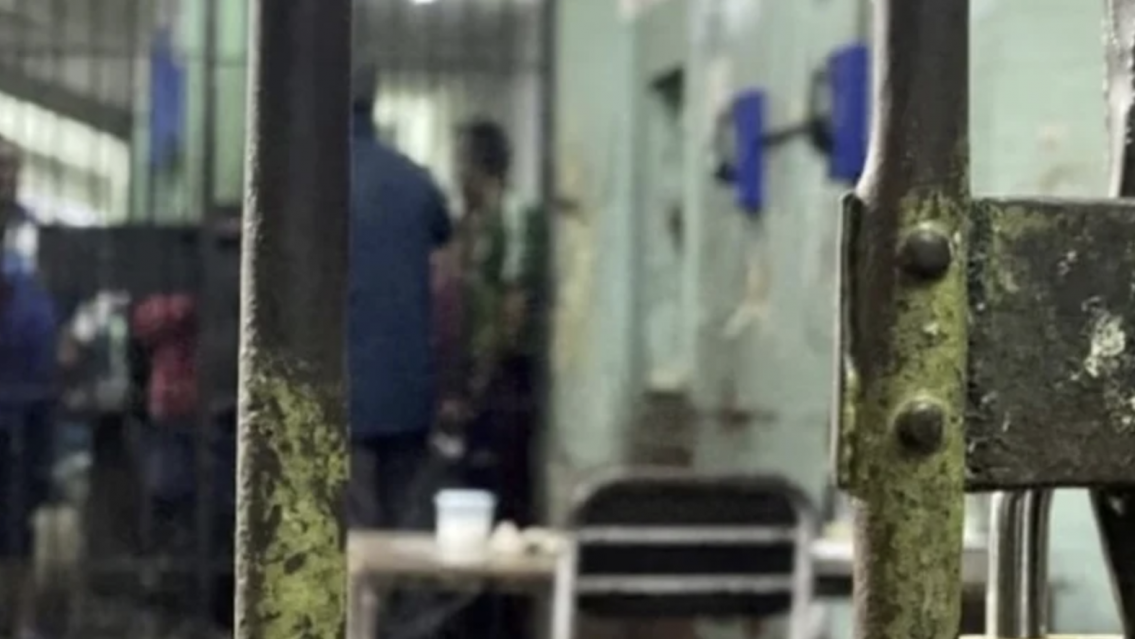 Apu�alaron a un preso norte�o y por el caso hay cinco compa�eros "apartados"