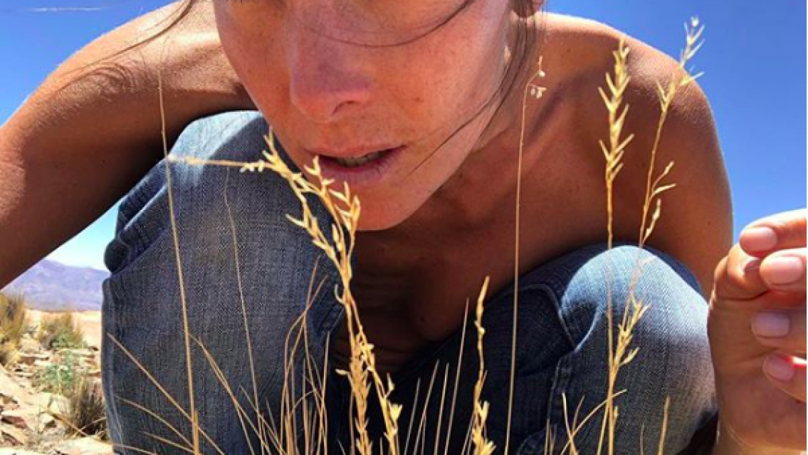 Juana Viale vino a Jujuy para hacer fotos, quedó fascinada y hasta se animó al topless