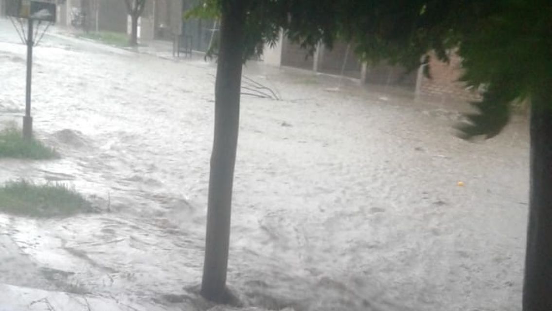 No salgas sin paraguas: sigue el alerta por tormentas y granizo en Jujuy