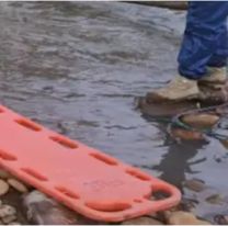 Encontraron un cuerpo sin vida al costado del río: estaba encadenado