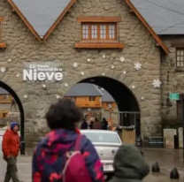 Escándalo en Bariloche: alumno se disfrazó de "mujer abusada" 